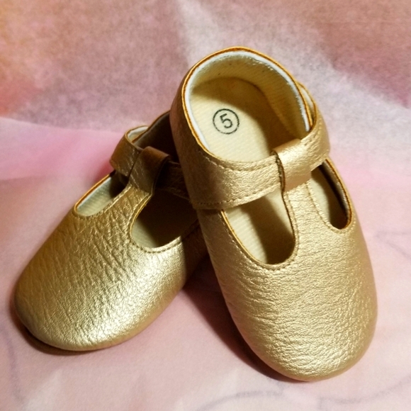 Sweet N Swag gold shoes - Picture 1 of 3